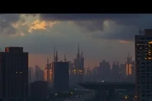 《夜色放映厅》封面，停电楼道里两束手电光交汇